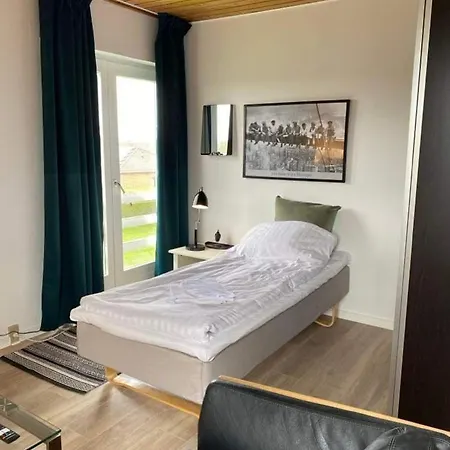 K12p 2 People, 2 Bedrooms, Fully Furnished דירה