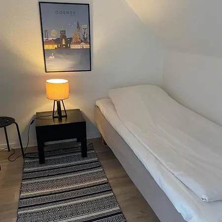 K12p 2 People, 2 Bedrooms, Fully Furnished *